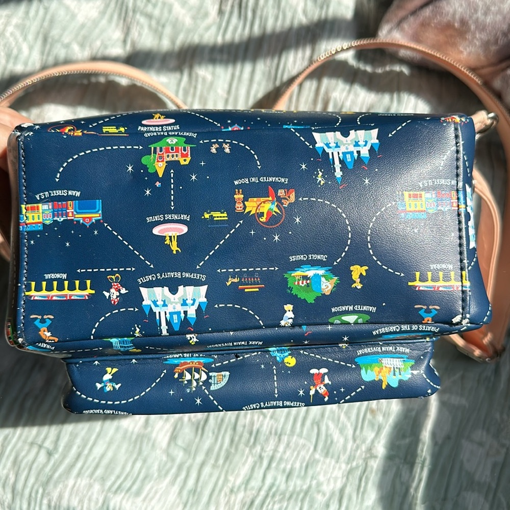 Disney Loungefly backpack - Picture 6 of 9
